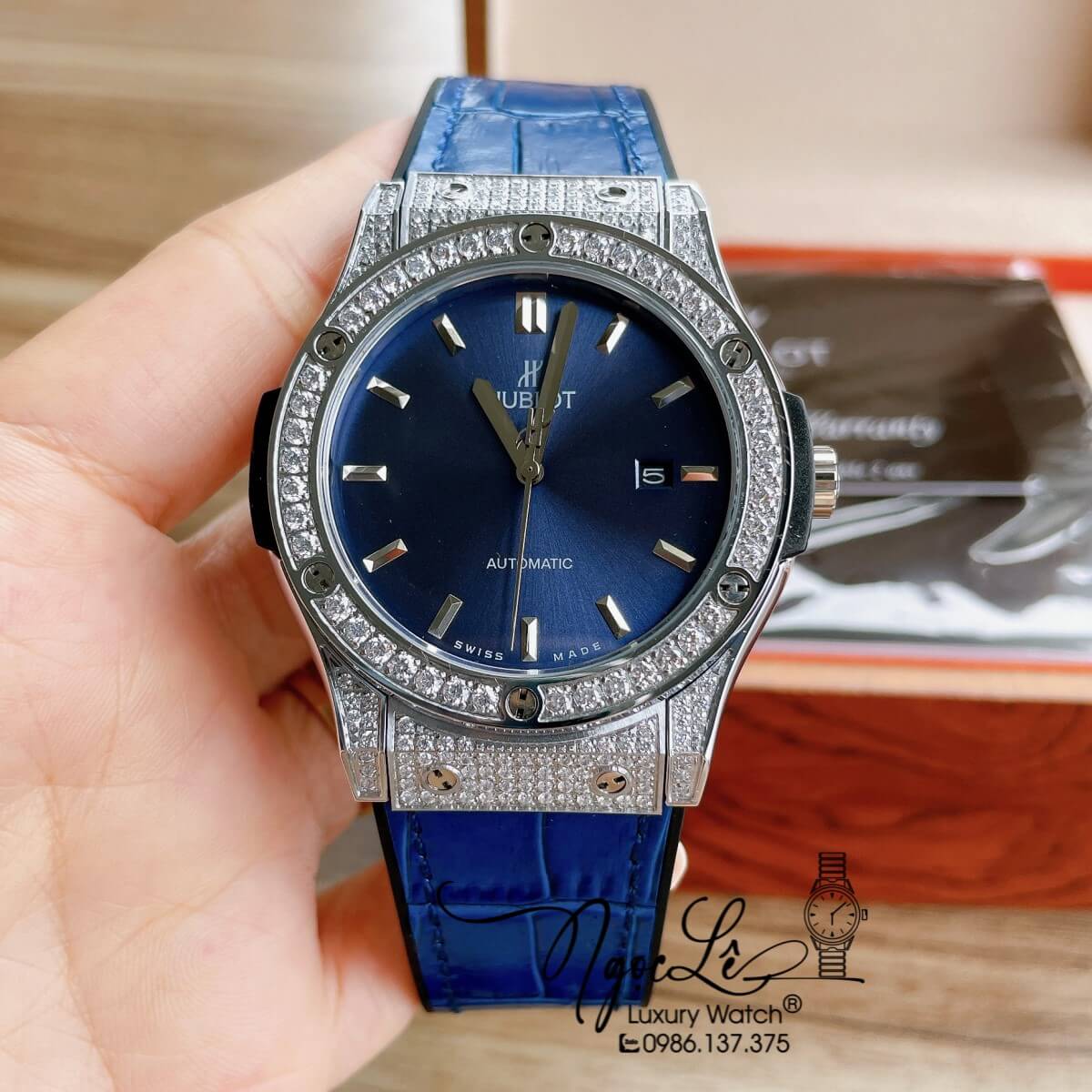 Đồng Hồ Nam Hublot Classic Fusion 42mm Dây Da Silicon Xanh Vỏ Bạc Đính Đá