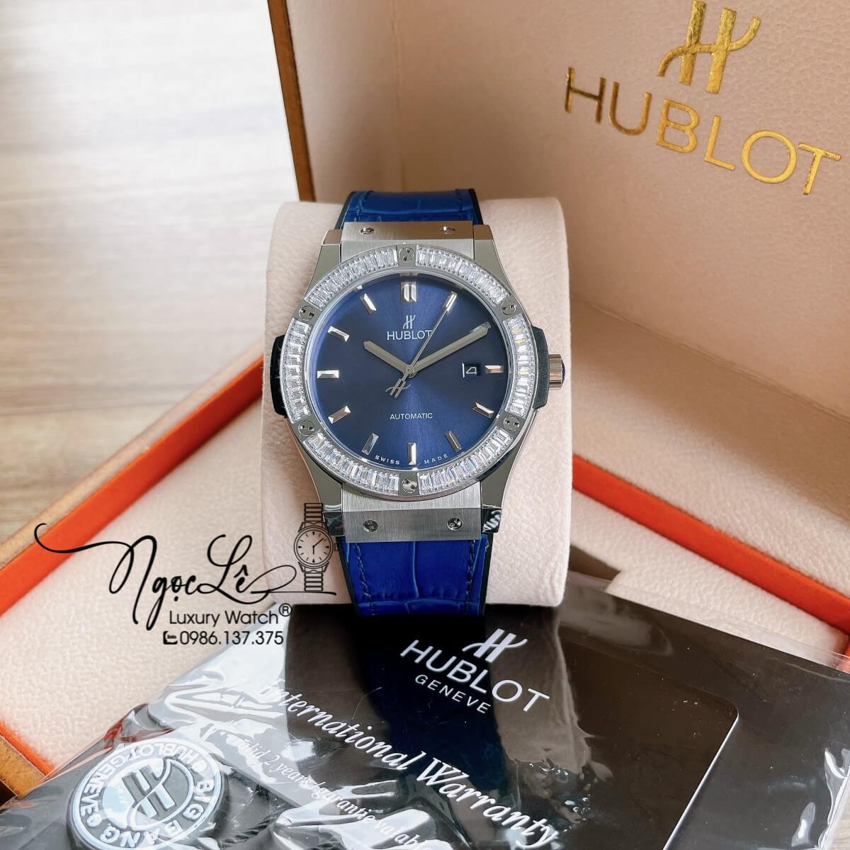Đồng Hồ Nam Hublot Classic Fusion 42mm Dây Da Silicon Xanh Dương Vỏ Bạc Đính Đá