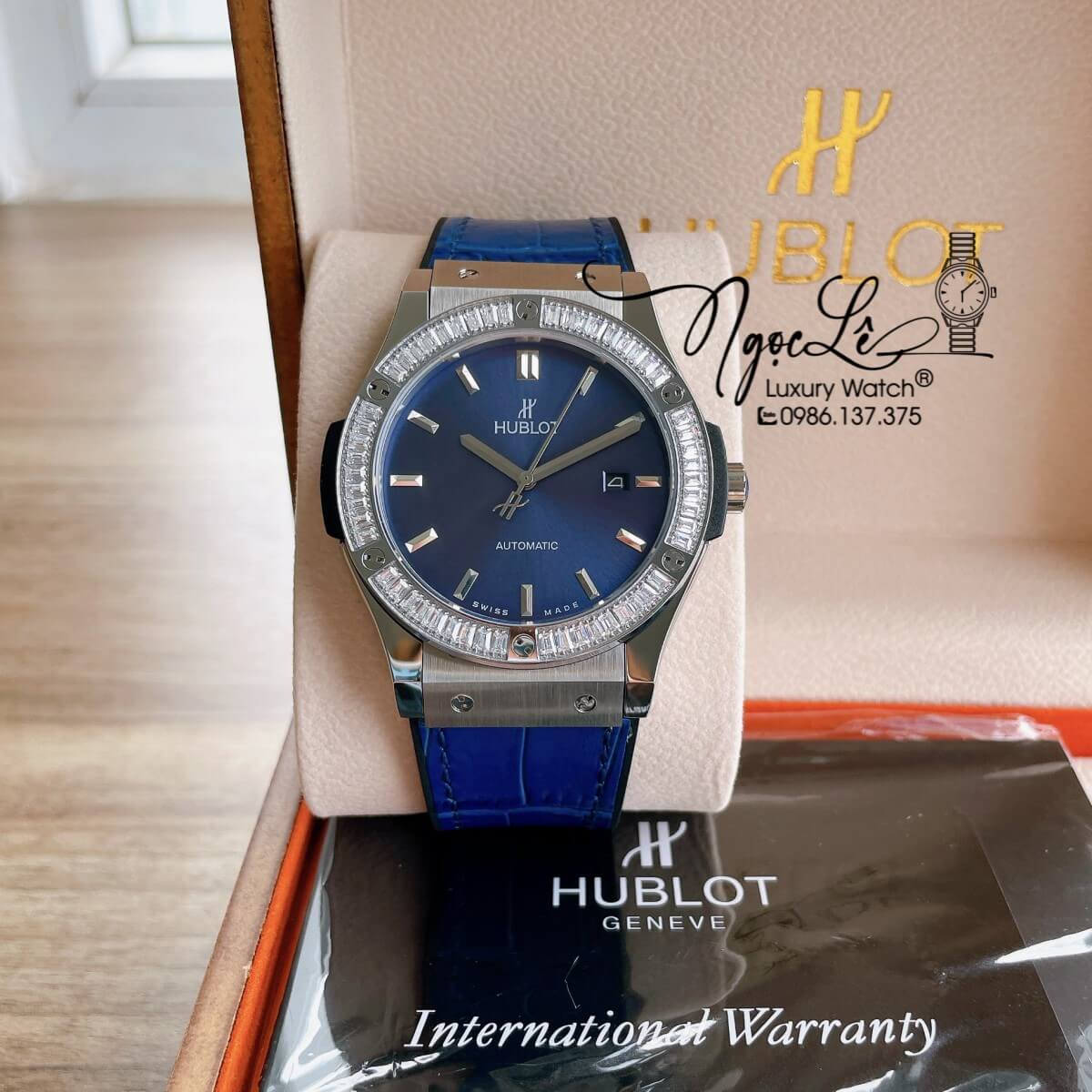 Đồng Hồ Nam Hublot Classic Fusion 42mm Dây Da Silicon Xanh Dương Vỏ Bạc Đính Đá