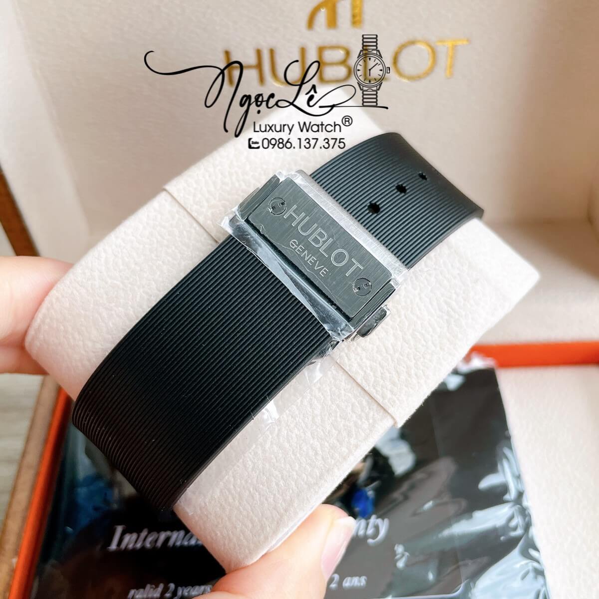 Đồng Hồ Nam Hublot Classic Fusion 42mm Dây Silicon Đen Vỏ Demi Vàng Hồng