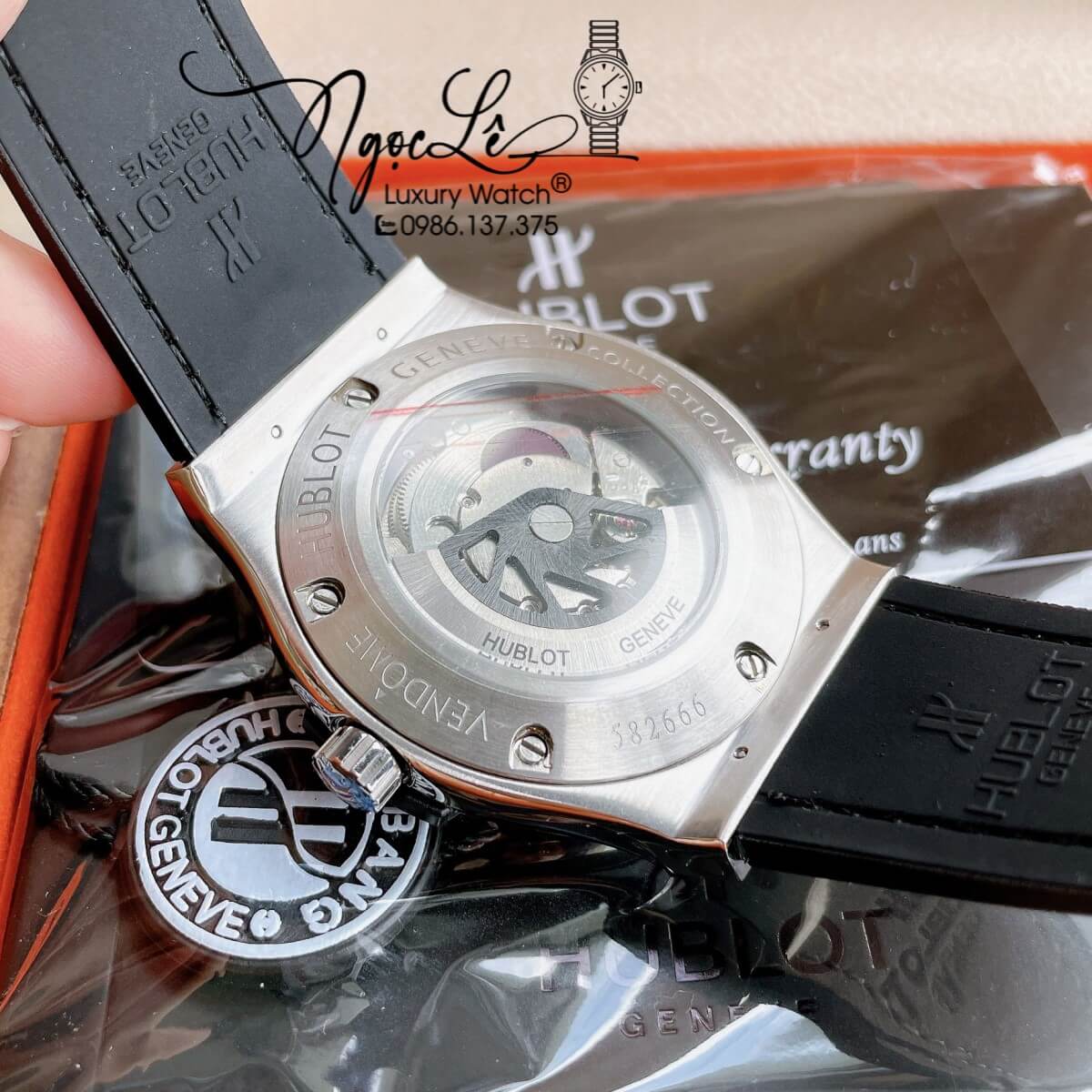 Đồng Hồ Nam Hublot Classic Fusion 42mm Dây Da Silicon Xám Mặt Xám Vỏ Bạc Đính Đá