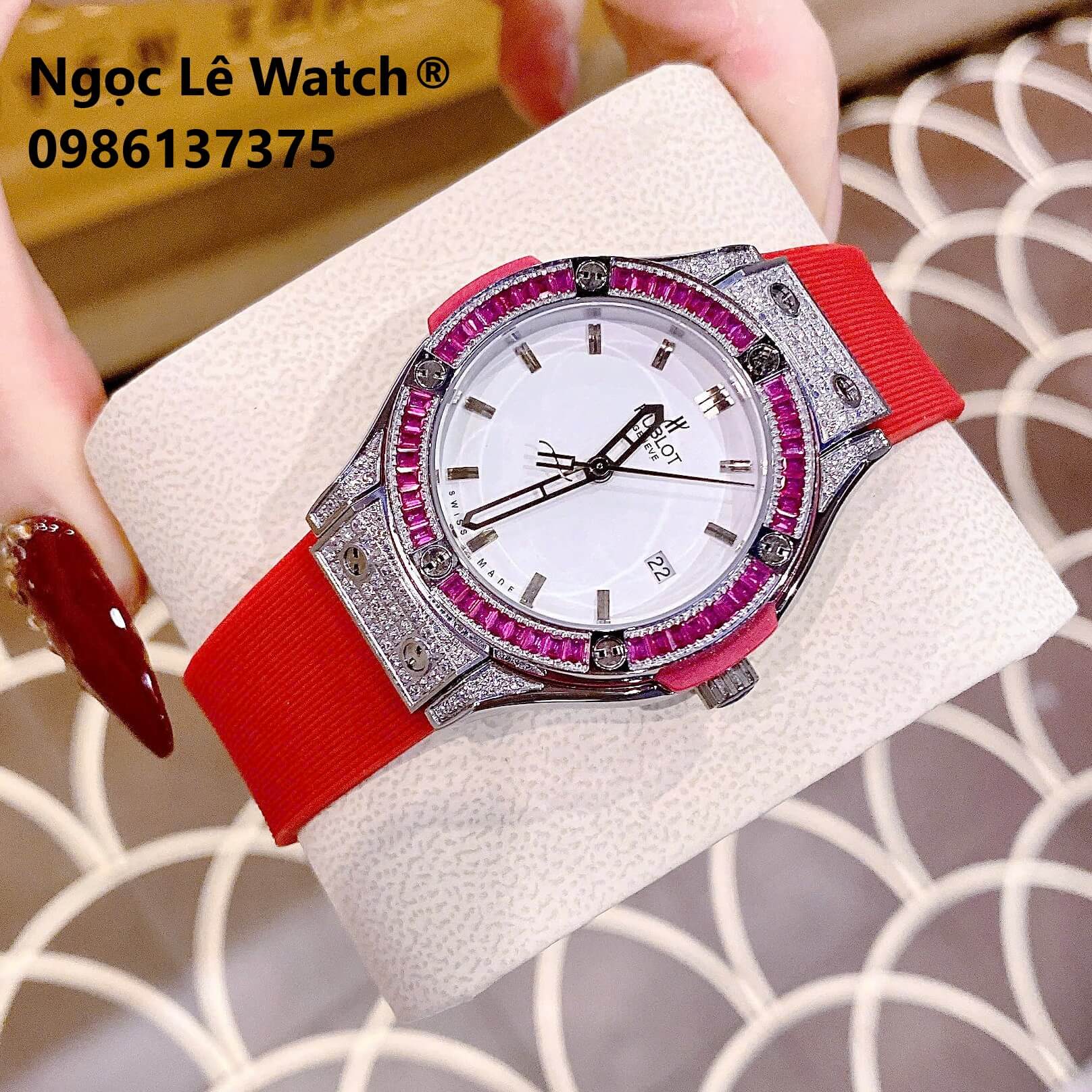 Đồng Hồ Nữ Hublot Classic Fusion Màu Hồng Đậm Đính Đá Silver Size 34mm - Máy Quartz