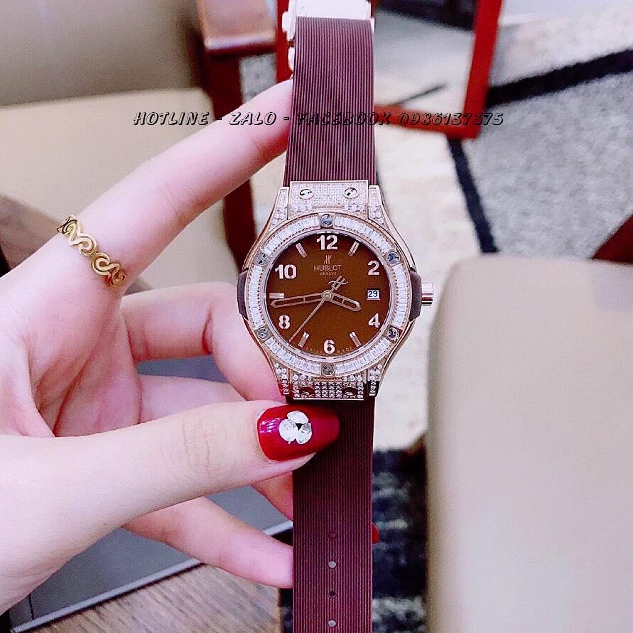 Đồng Hồ Hublot Nữ Silicon Nâu Đính Đá Rose Gold 34mmm