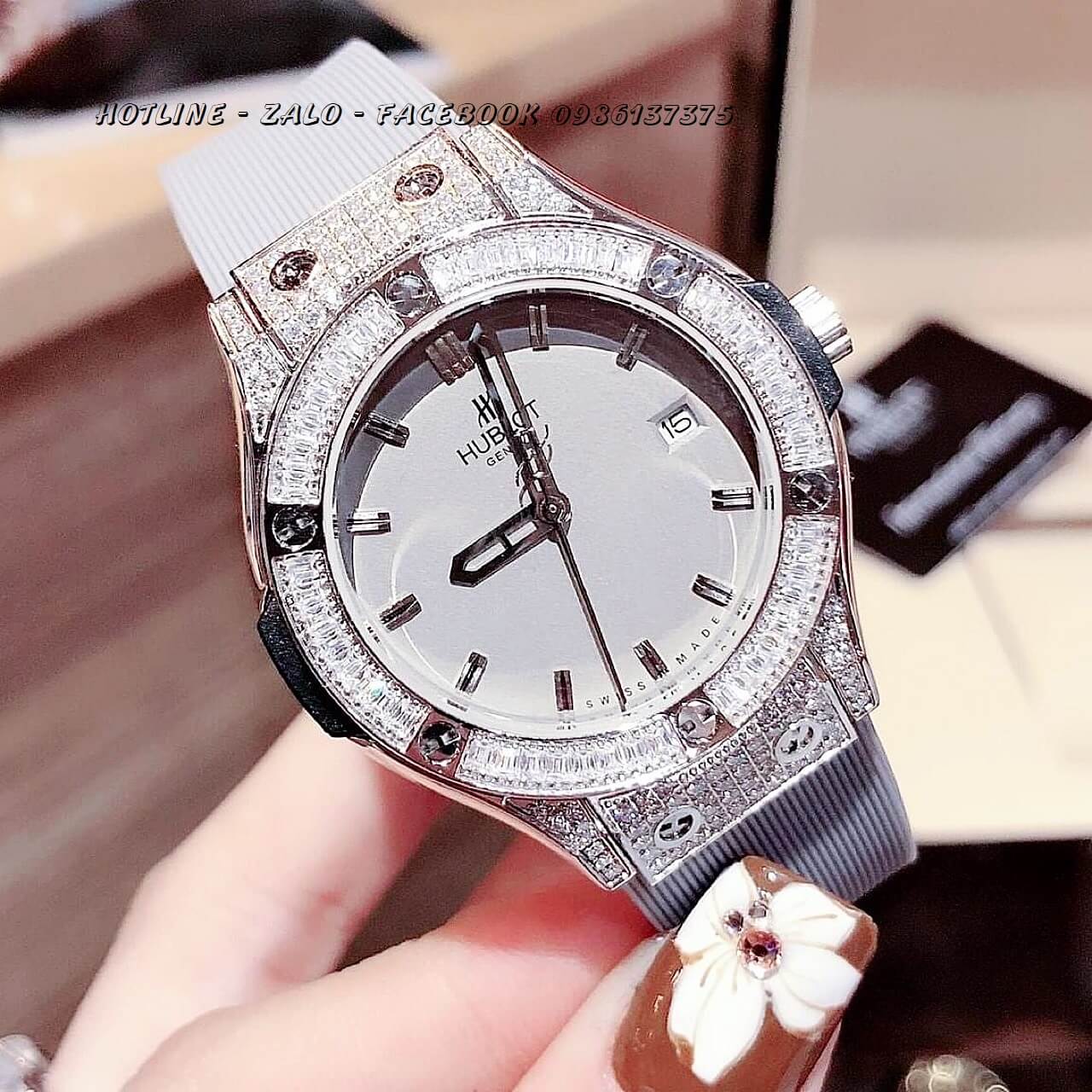 Đồng Hồ Hublot Nữ Dây Silicon Xám 34mm (Silver)