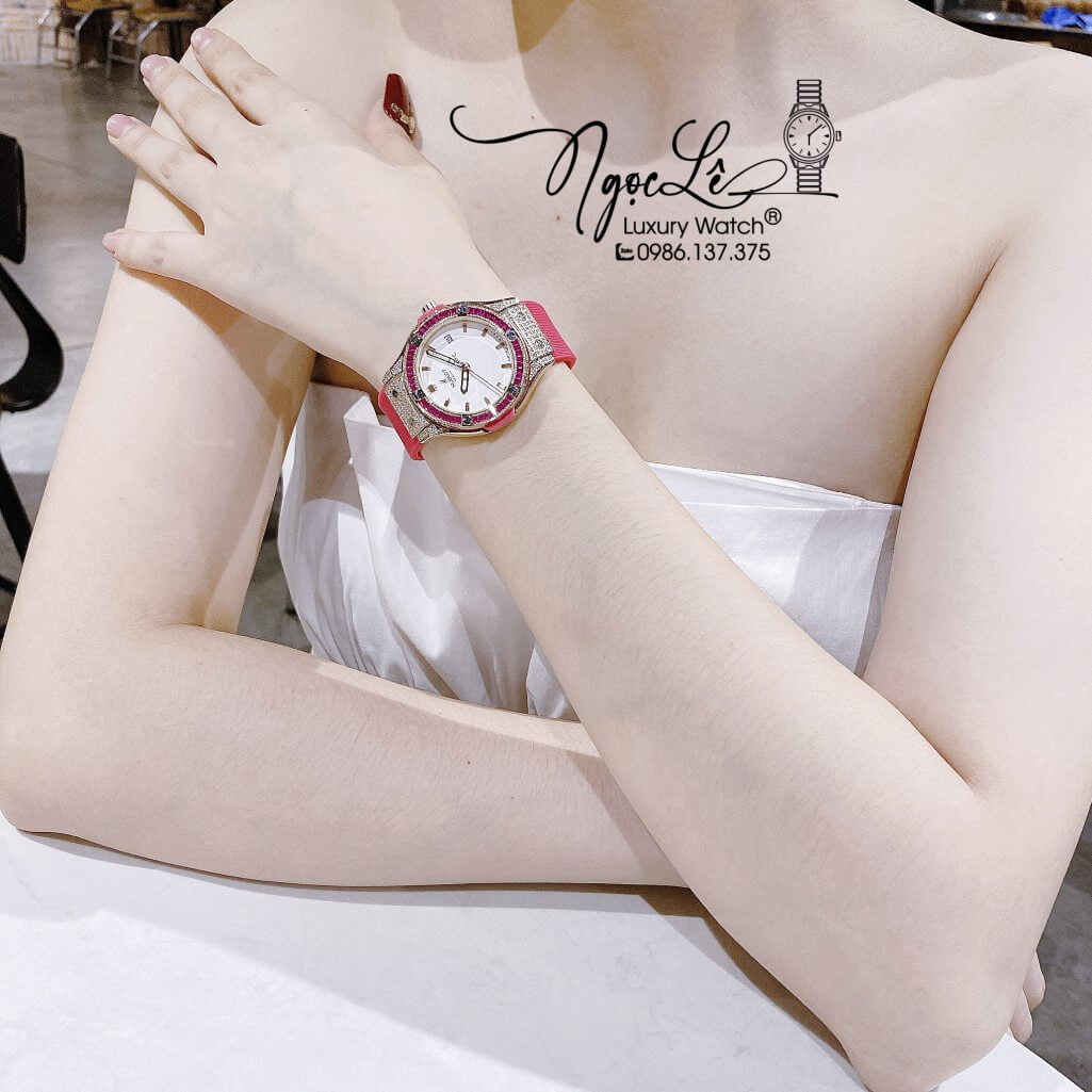 Đồng Hồ Nữ Hublot Classic Fusion Dây Silicon Hồng 34mm Đính Đá Vỏ Rose