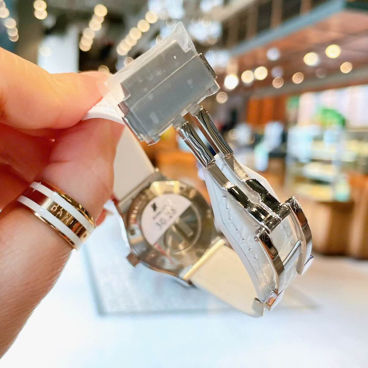 Đồng Hồ Nữ Hublot Classic Fusion Dây Cao Su Trắng Đính Đá Size 30mm Máy Pin Miyota Nhật - Vỏ Silver