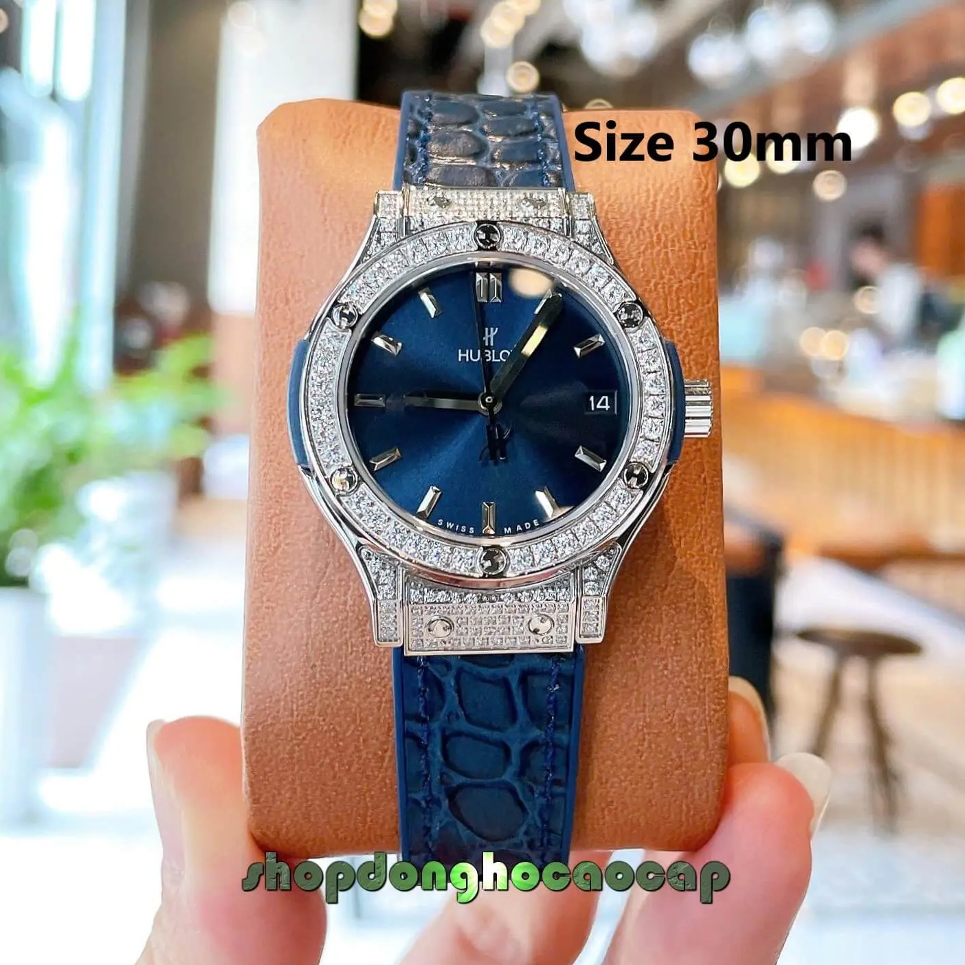 Đồng Hồ Nữ Hublot Classic Fusion Dây Cao Su Xanh Navy Viền Đính Đá Size 30mm Máy Pin Miyota Nhật - Vỏ Silver
