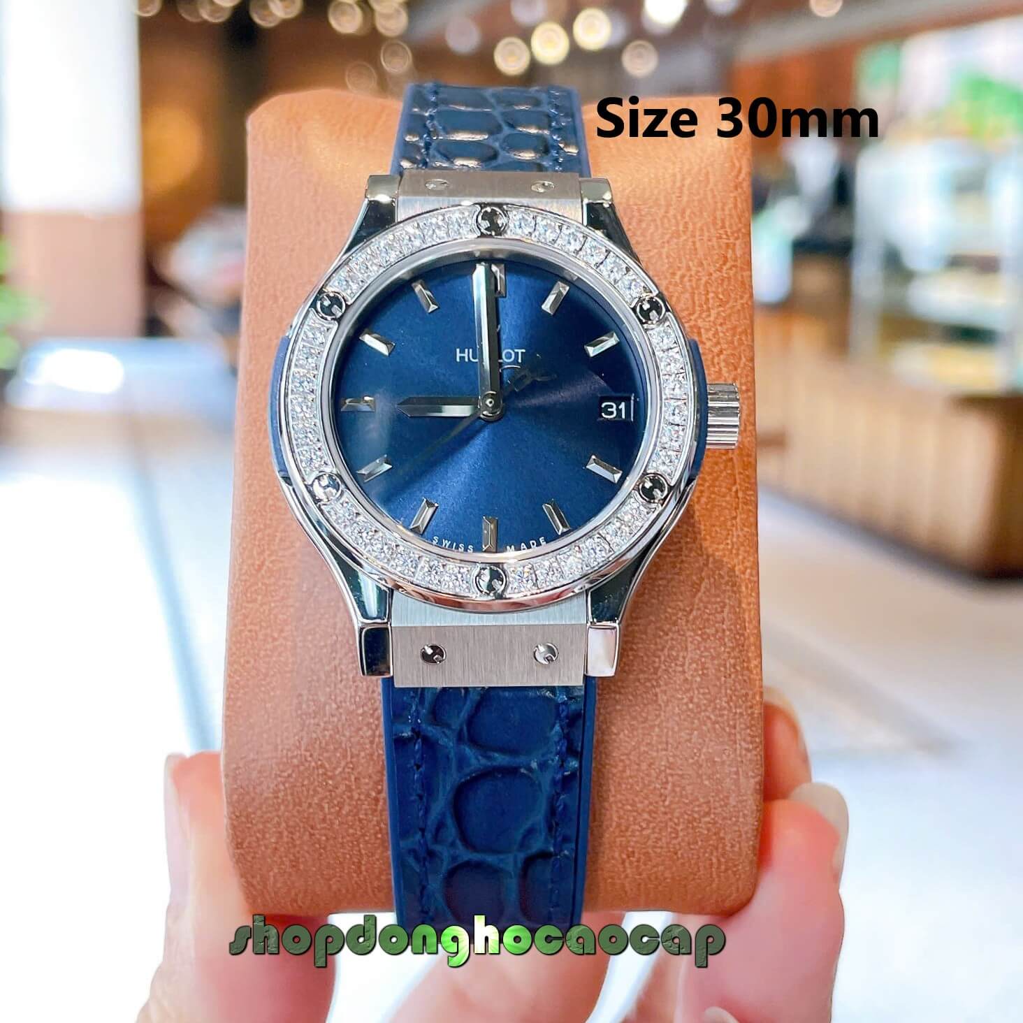 Đồng Hồ Nữ Hublot Classic Fusion Dây Cao Su Xanh Navy Viền Đá Size 30mm Máy Pin Miyota Nhật - Vỏ Silver