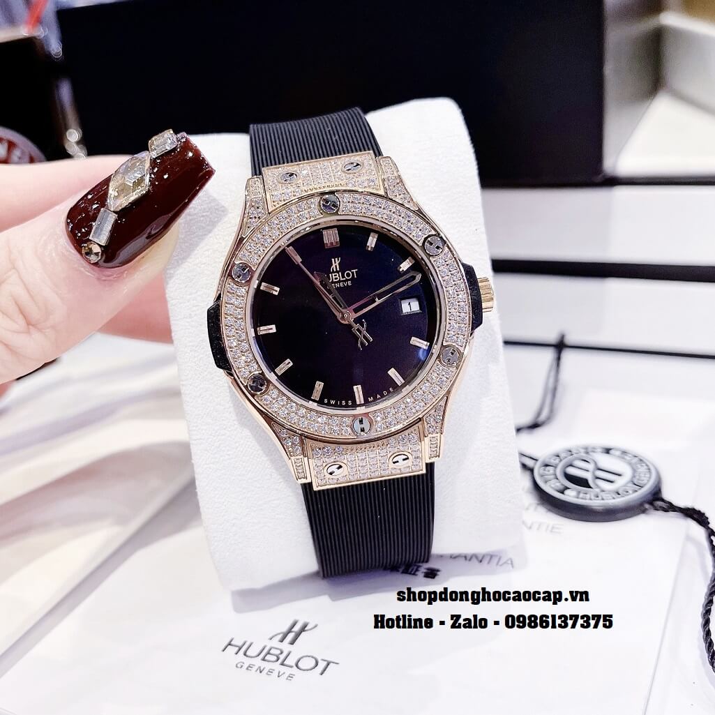 Đồng Hồ Nữ Hublot Classic Fusion Dây Silicon Đen Mặt Đen Đính Đá Rose 34mm