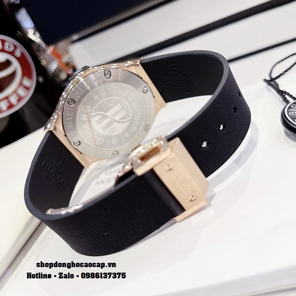 Đồng Hồ Nữ Hublot Classic Fusion Dây Silicon Đen Mặt Đen Đính Đá Rose 34mm