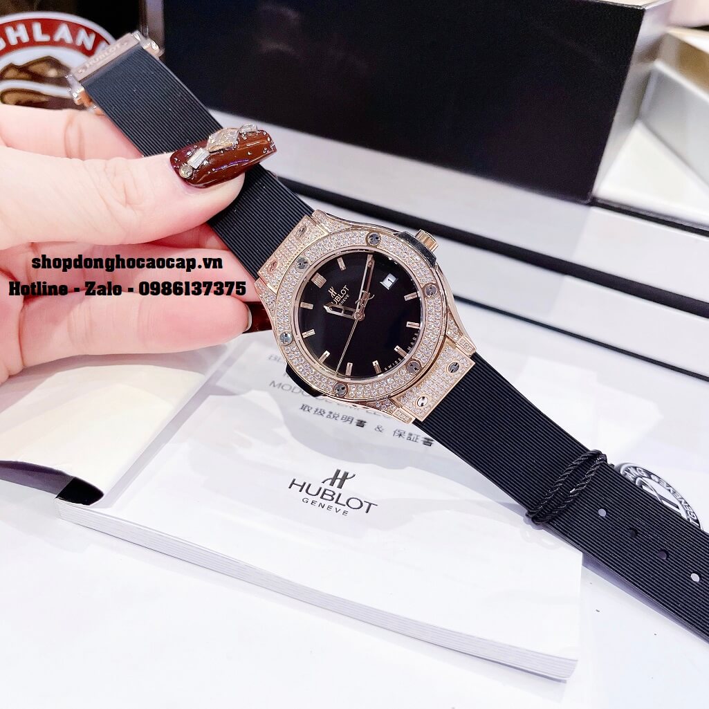 Đồng Hồ Nữ Hublot Classic Fusion Dây Silicon Đen Mặt Đen Đính Đá Rose 34mm