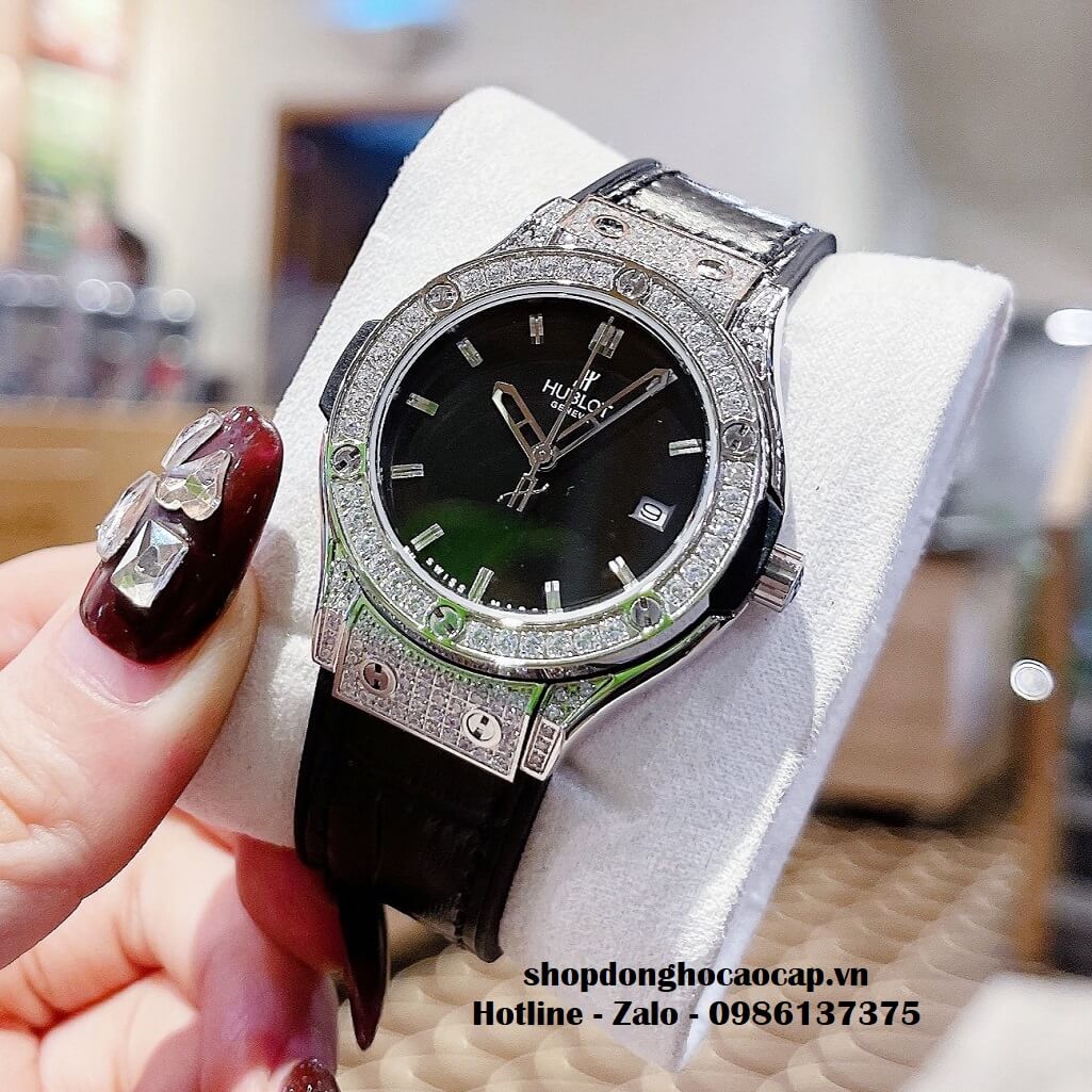 Đồng Hồ Hublot Classic Fusion Da Silicon Đen Đính Đá Bạc 34mm