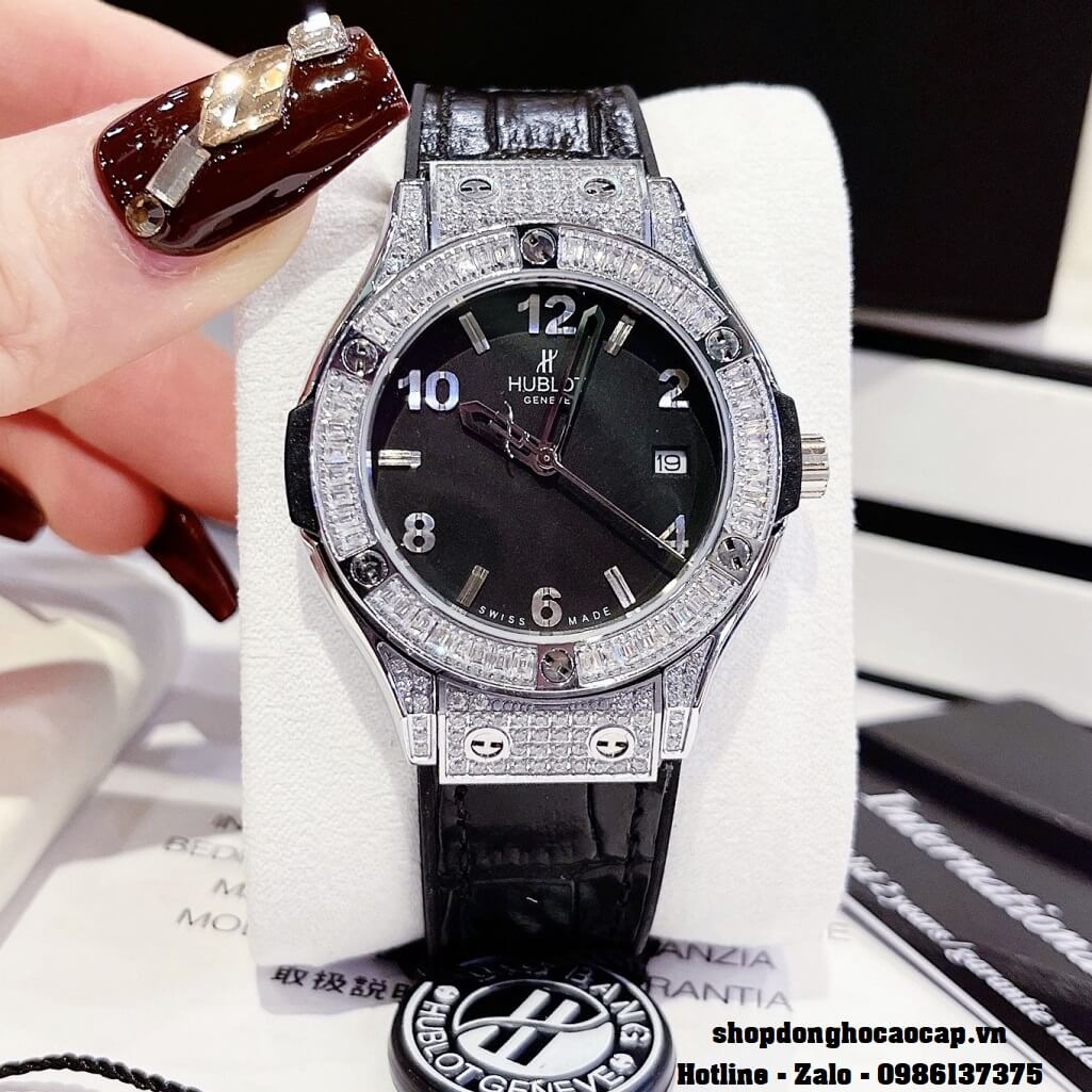 Đồng Hồ Nữ Hublot Classic Fusion Dây Silicon Đen Mặt Đen 34mm Đính Đá Silver