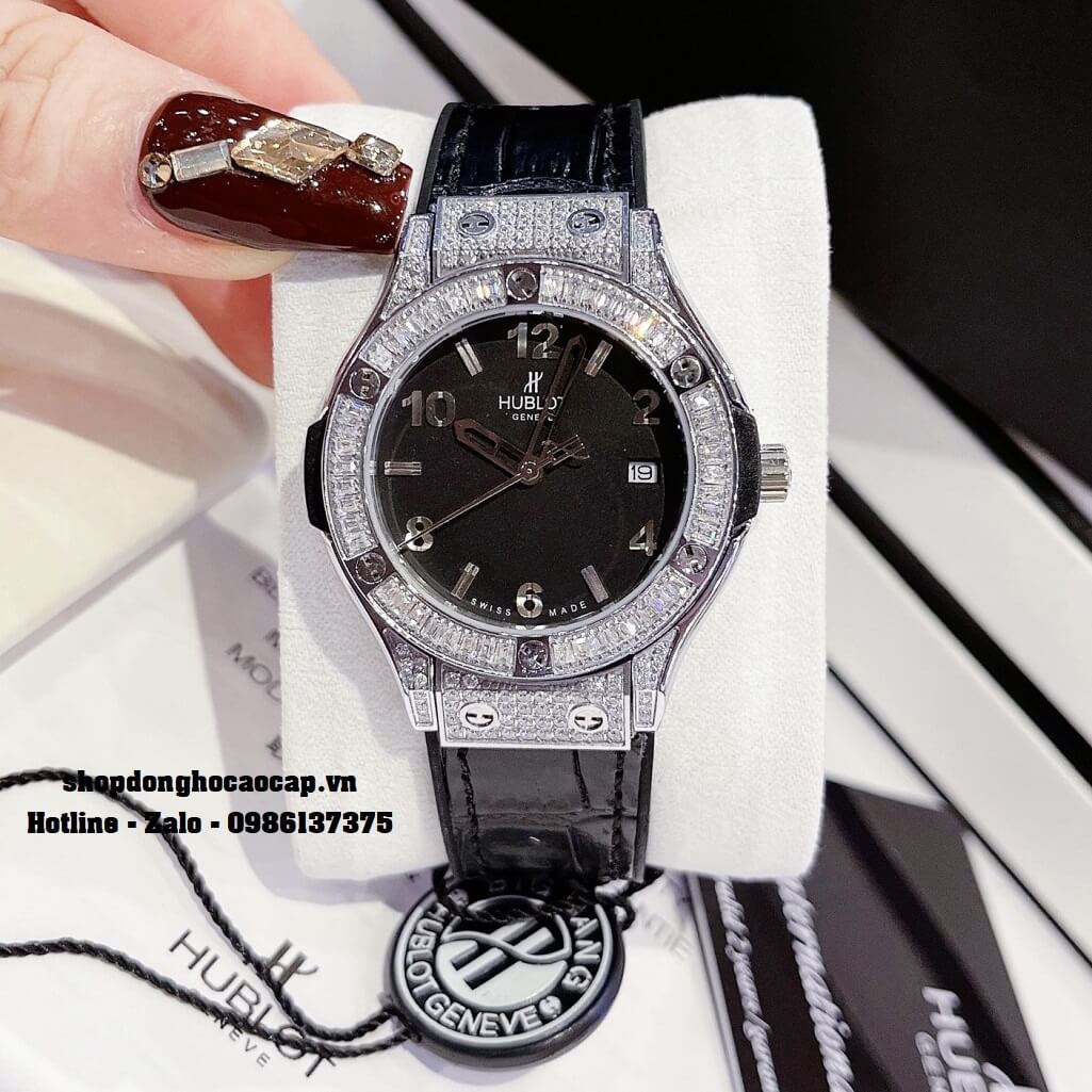 Đồng Hồ Nữ Hublot Classic Fusion Dây Silicon Đen Mặt Đen 34mm Đính Đá Silver