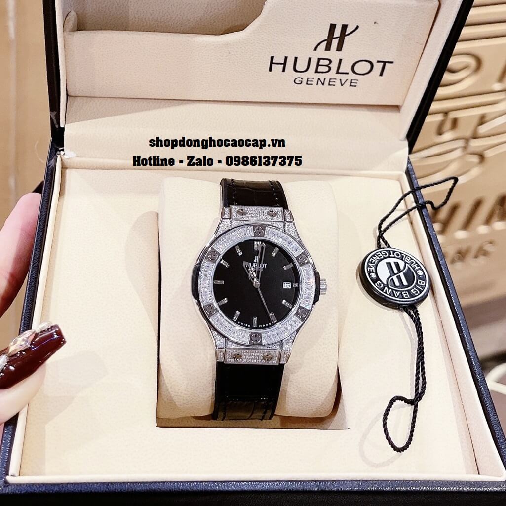 Đồng Hồ Nữ Hublot Classic Fusion Dây Silicon Đen Mặt Đen Đính Đá Silver 34mm