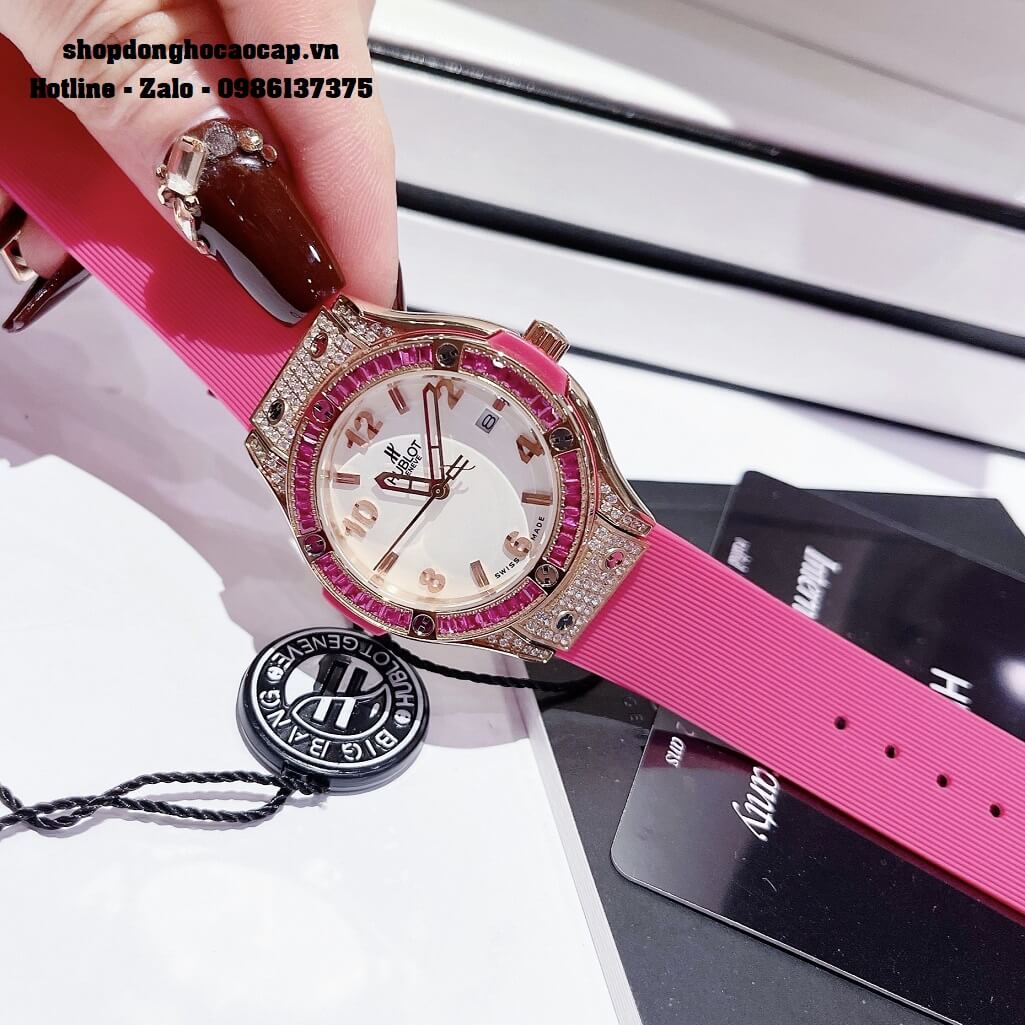 Đồng Hồ Nữ Hublot Classic Fusion Dây Silicon Hồng 34mm Đính Đá Rose