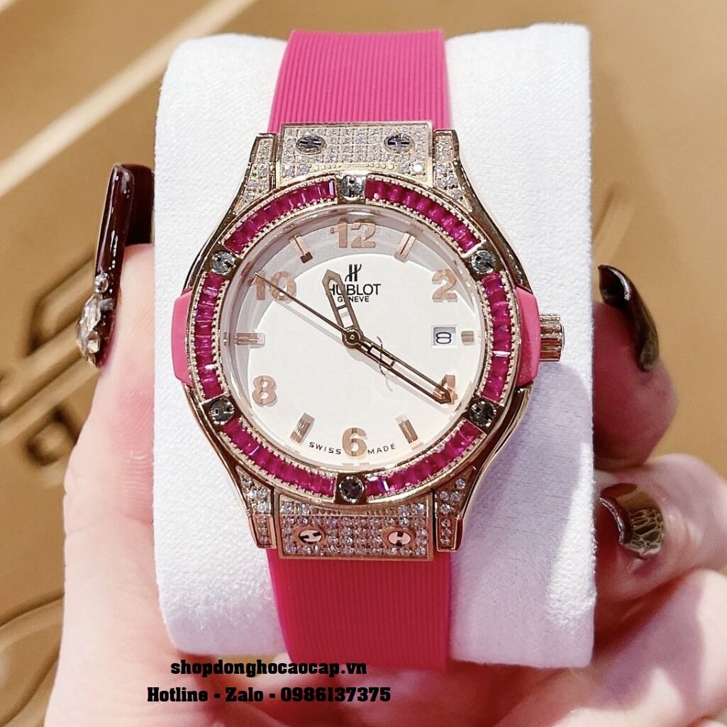 Đồng Hồ Nữ Hublot Classic Fusion Dây Silicon Hồng 34mm Đính Đá Rose