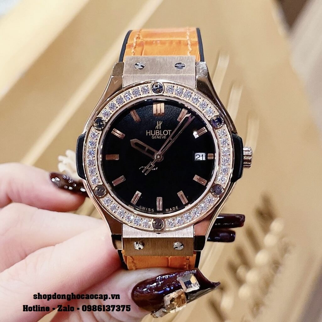 Đồng Hồ Nữ Hublot Classic Fusion Dây Da Silicon Cam Mặt Đen 34mm Đính Đá