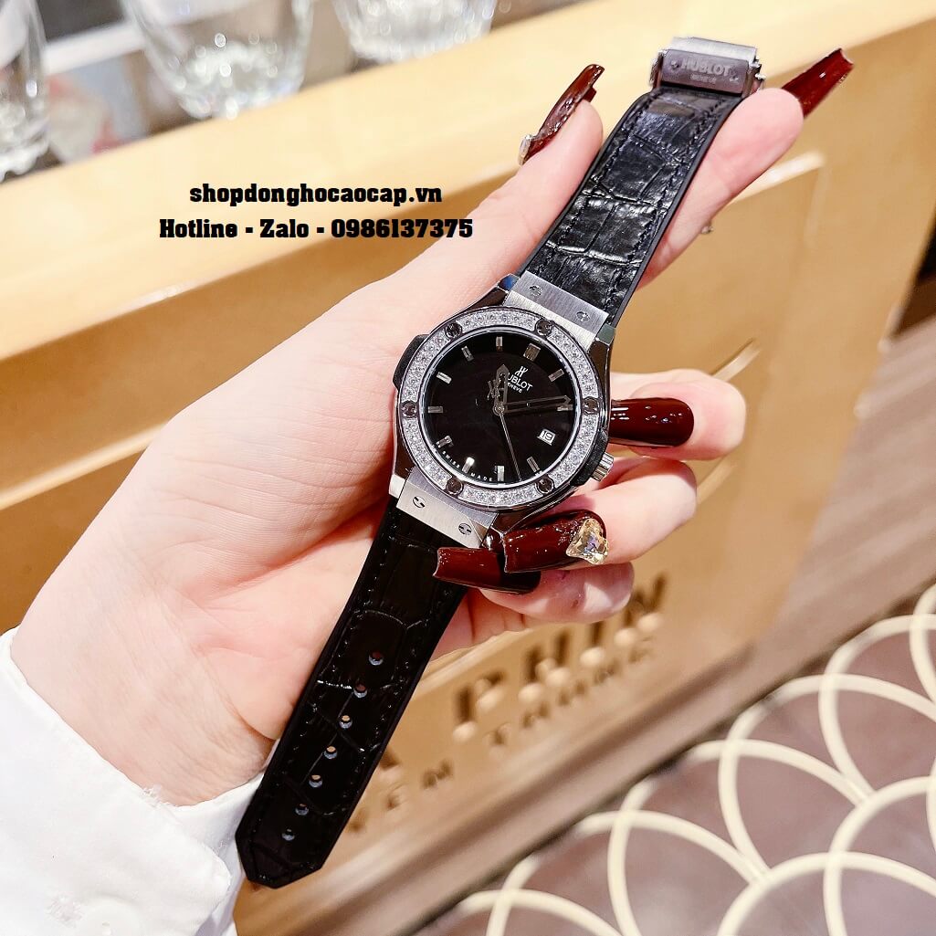 Đồng Hồ Nữ Hublot Classic Fusion Dây Silicon Đen Mặt Đen Đá Rose 34mm