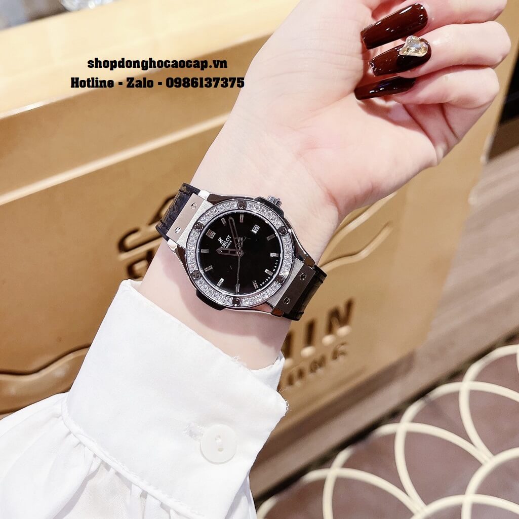Đồng Hồ Nữ Hublot Classic Fusion Dây Silicon Đen Mặt Đen Đá Rose 34mm