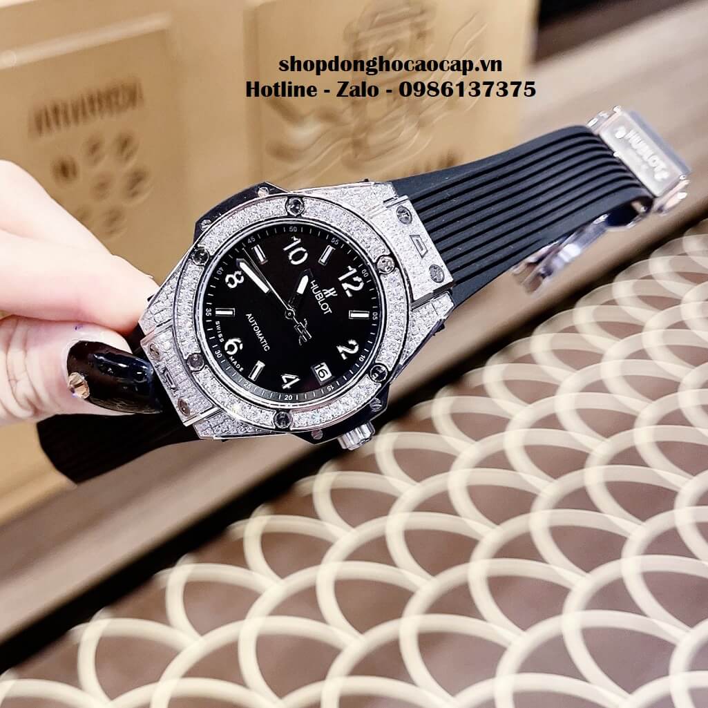 Đồng Hồ Hublot Classic Fusion Nữ Silicon Đen Đính Đá Silver 37mm