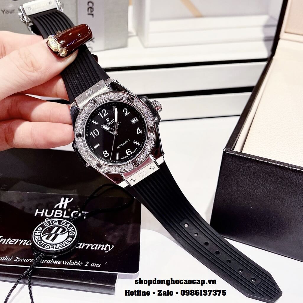 Đồng Hồ Nữ Hublot Classic Fusion Dây Silicon Đen Đính Đá Silver 38mm