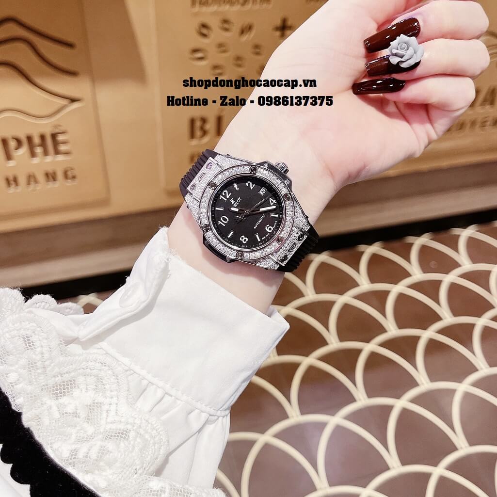 Đồng Hồ Nữ Hublot Classic Fusion Dây Silicon Đen Đính Đá Silver 38mm