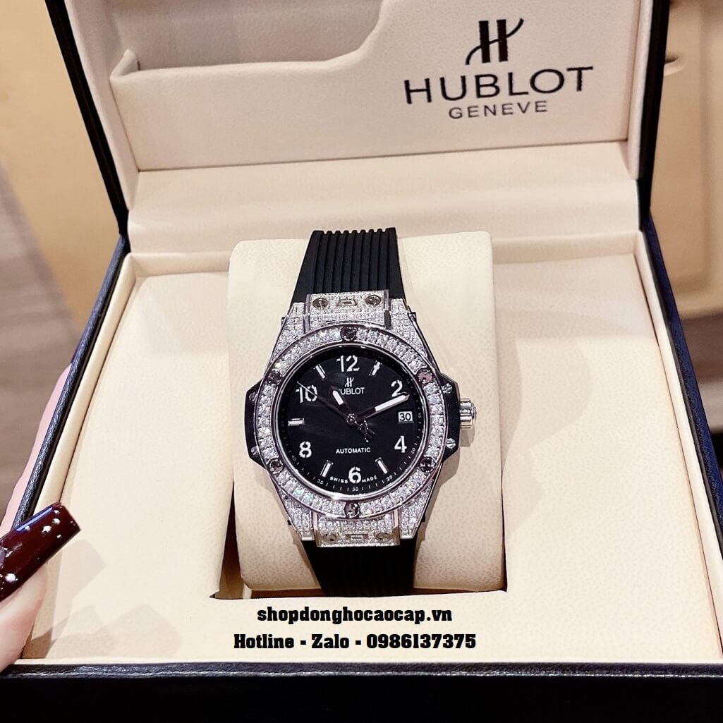 Đồng Hồ Nữ Hublot Classic Fusion Dây Silicon Đen Đính Đá Silver 38mm