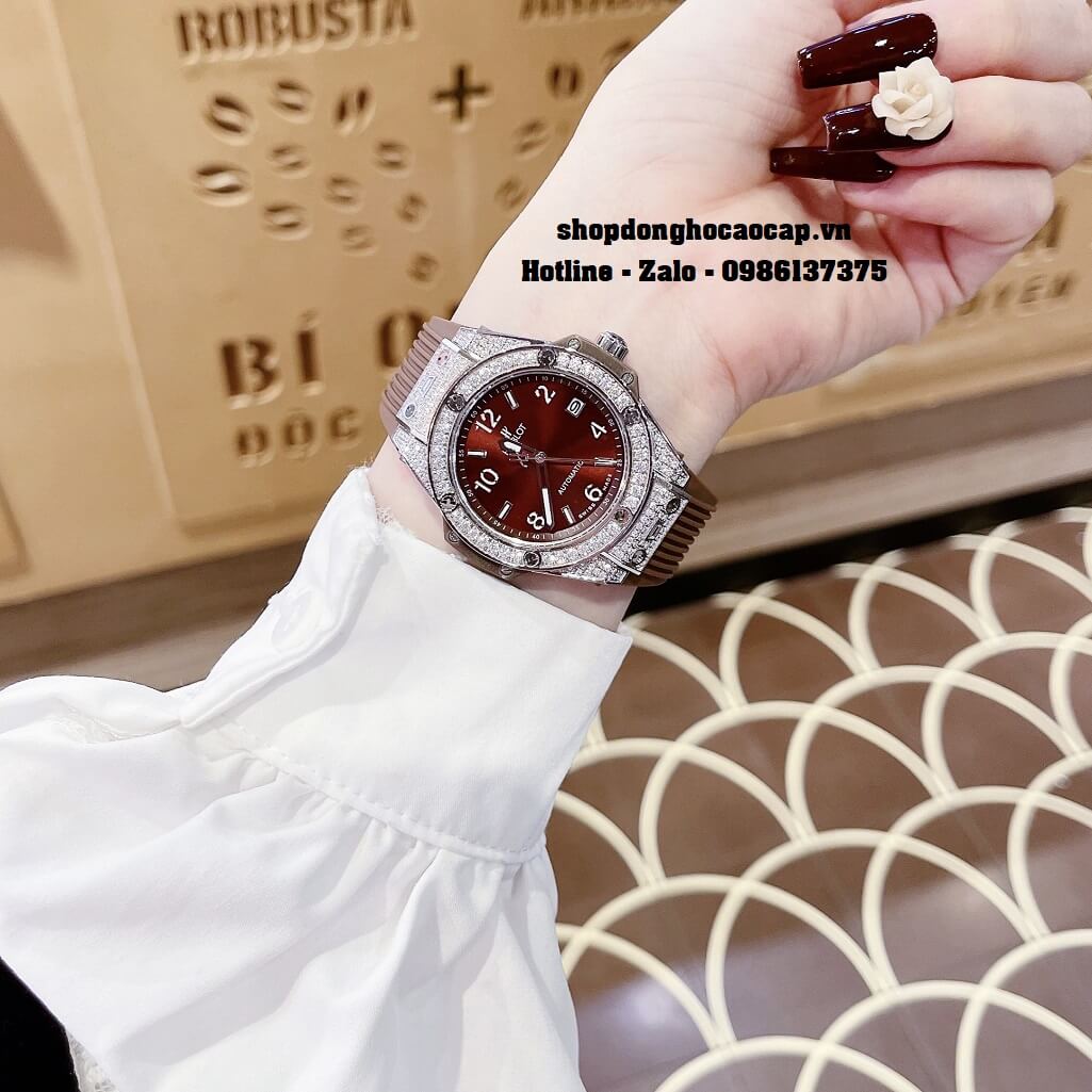Đồng Hồ Nữ Hublot Classic Fusion Dây Silicon Nâu Đính Đá Silver 38mm