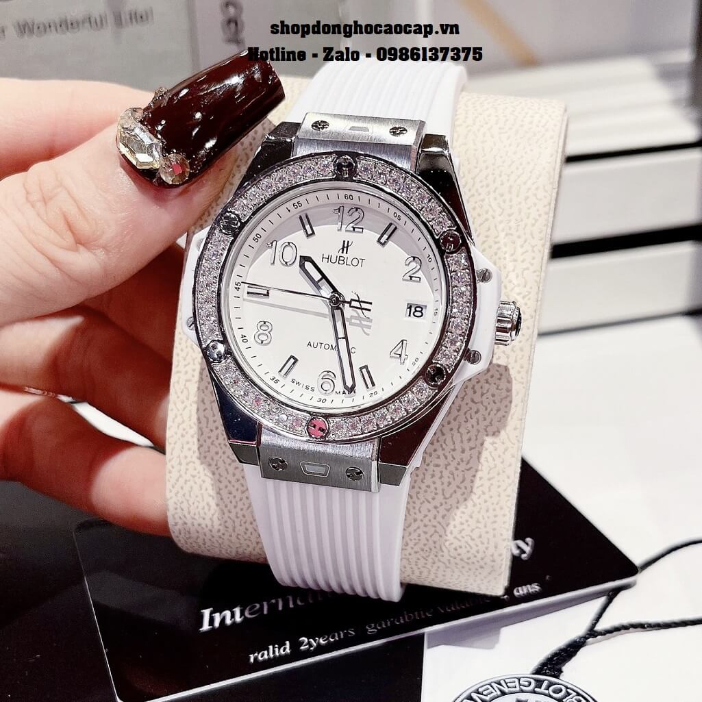 Đồng Hồ Nữ Hublot Classic Fusion Dây Silicon Trắng Đính Đá Silver 38mm
