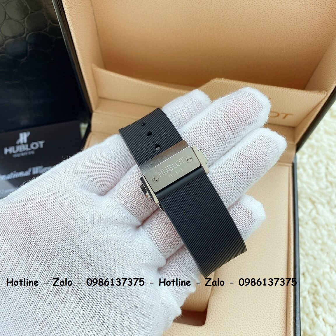 Đồng Hồ Nữ Hublot 5 Kim Dây Silicon Đen Mặt Trắng Đính Đá