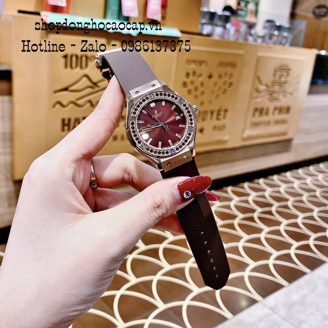 Đồng Hồ Hublot Nữ Silicon Nâu Đính Đá Rose 34mm