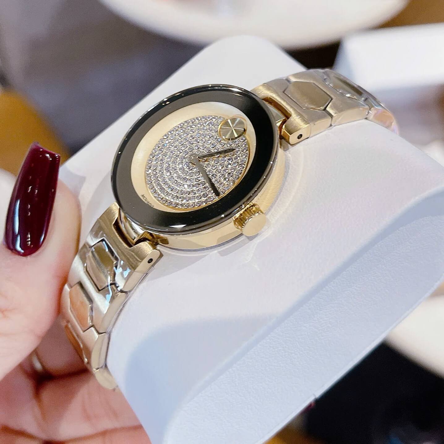 Đồng Hồ Movado Bold Nữ Dây Kim Loại Vàng Gold Mặt Đính Đá Size 32mm - Máy Pin