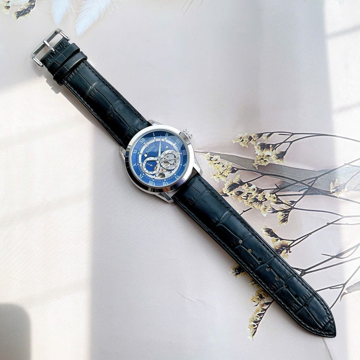 Đồng Hồ Nam Bulova 96A118 Tự Động Dây Da Mặt Xanh Dương Vỏ Silver Size 42mm