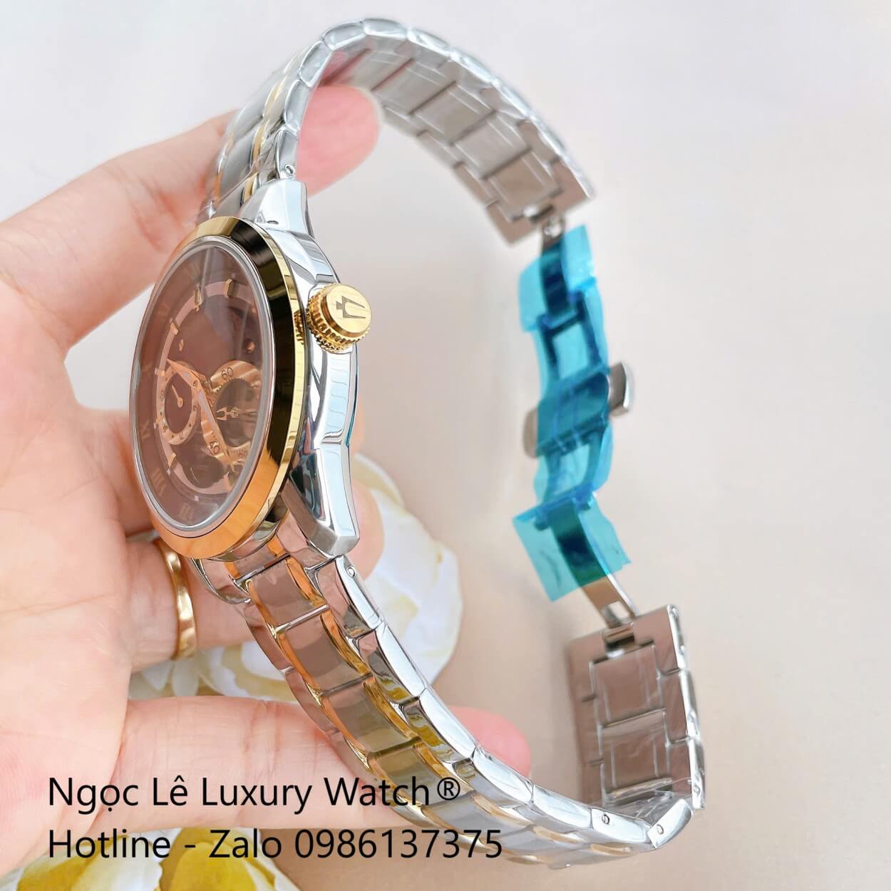 Đồng Hồ Nam Bulova 96A118 Tự Động Dây Kim Loại Demi Vàng Mặt Xanh Dương Size 42mm (Demi Gold)