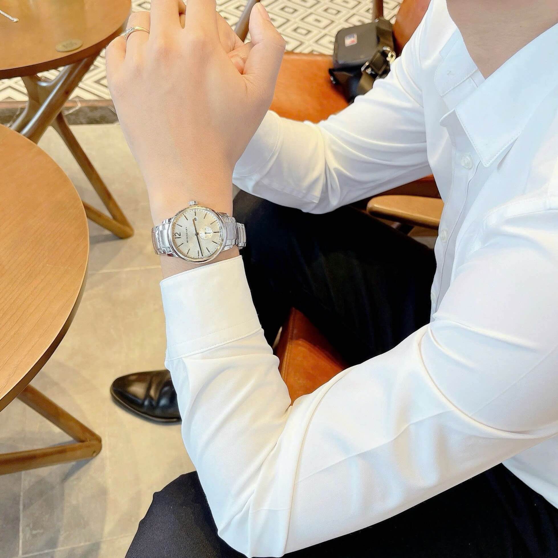 Đồng Hồ Nam Burberry BU10004 Máy Thụy Sĩ Quartz Size 40mm Dây Thép Silver Mặt Trắng