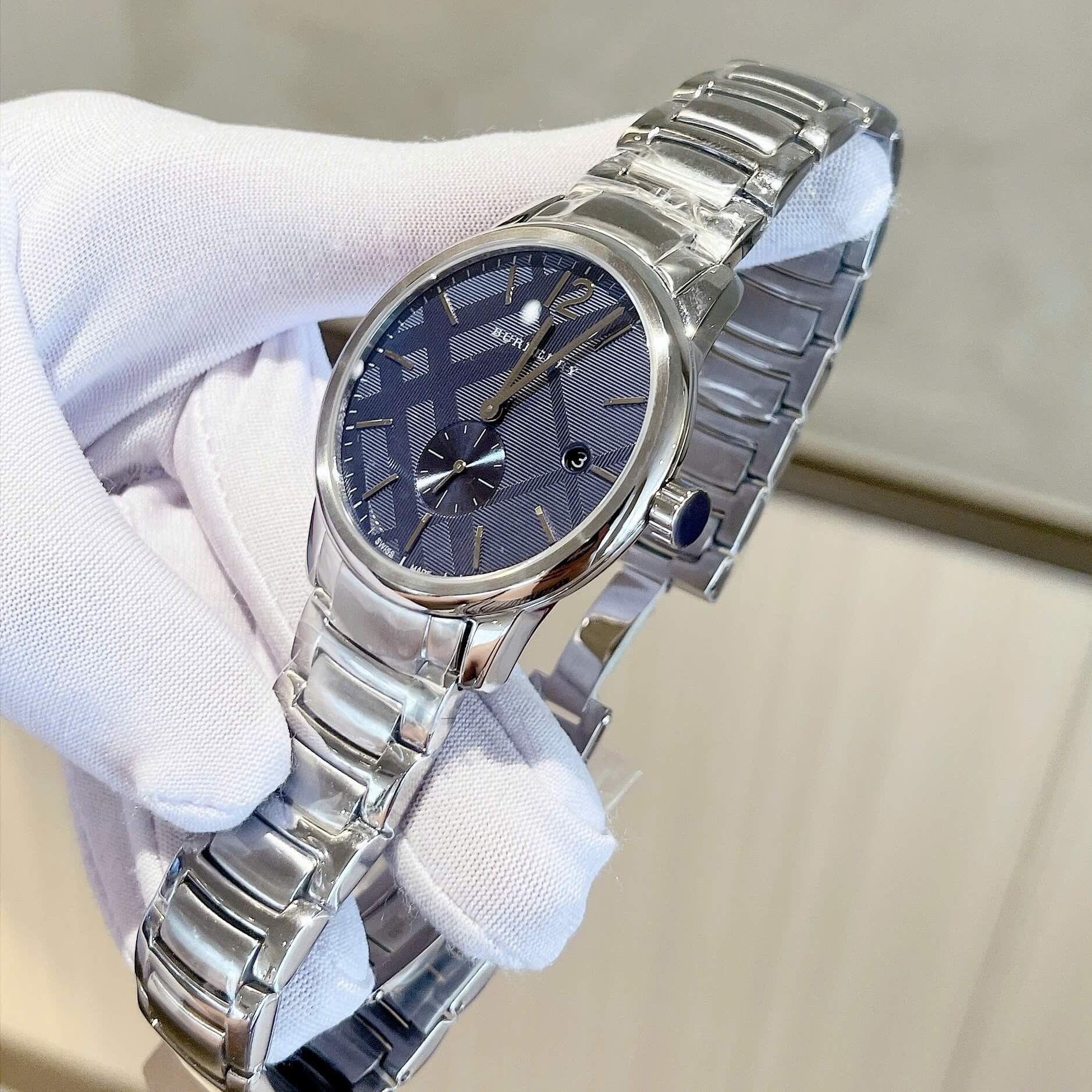 Đồng Hồ Nam Burberry BU10007 Máy Thụy Sĩ Quartz Size 40mm Dây Thép Silver Mặt Xanh Navy