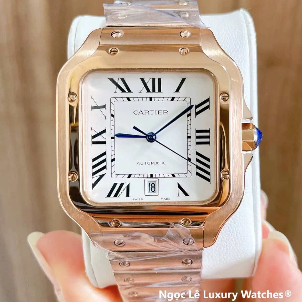 Đồng Hồ Nam Cartier Santos Automatic Dây Kim Loại Vàng Hồng Mặt Trắng Size 38x38mm