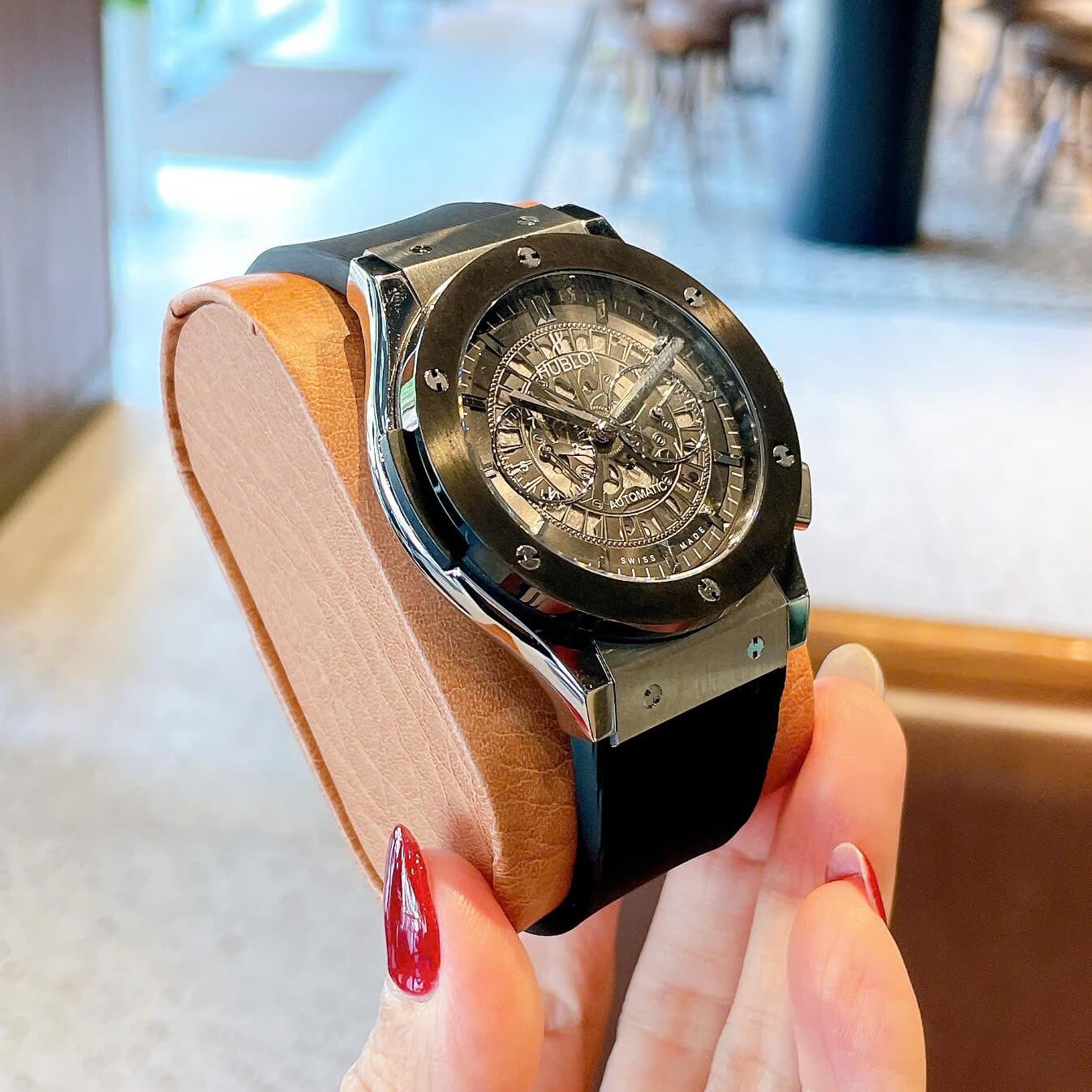 Đồng Hồ Nam Hublot Classic Fusion Automatic Dây Cao Su Đen Viền Thép Đen Size 42mm