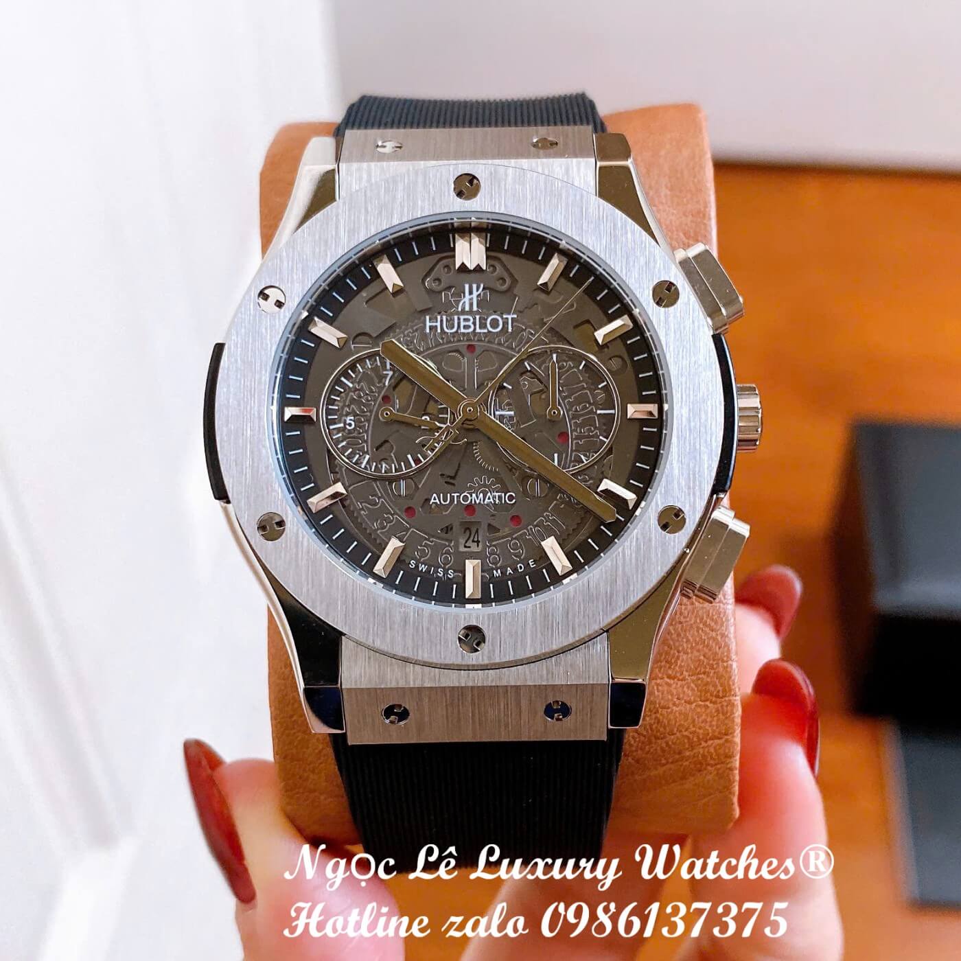 Đồng Hồ Nam Hublot Classic Fusion Automatic Dây Cao Su Đen Mặt Đen Vỏ Thép Bạc Size 42mm