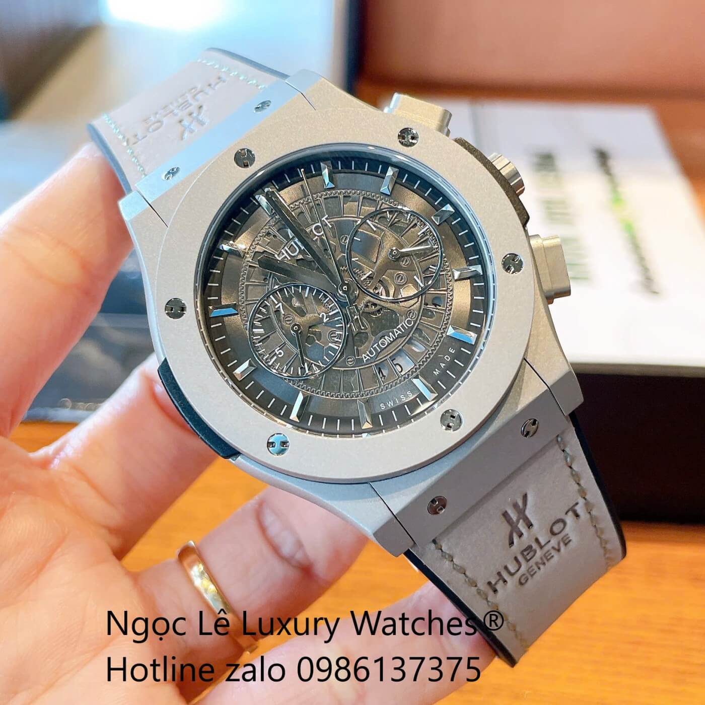 Đồng Hồ Nam Hublot Classic Fusion Automatic Dây Da Xám Vỏ Thép Mờ Silver Size 42mm