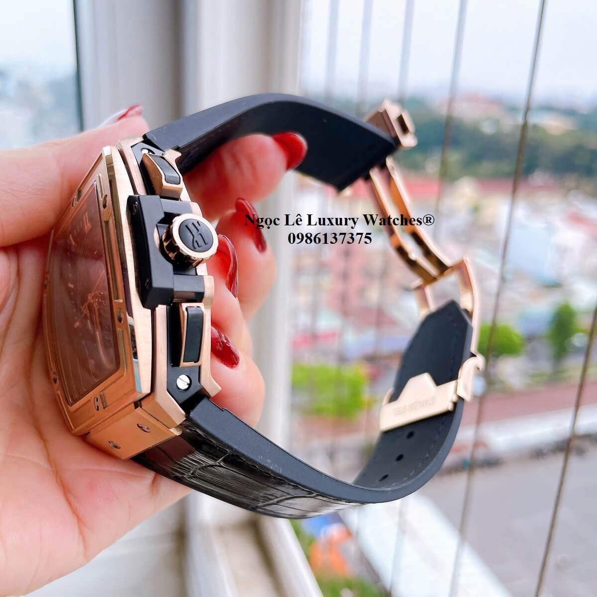 Đồng hồ nam Hublot Spirit Of Big Bang máy tự động dây cao su bọc da đen vỏ vàng hồng size 42mm
