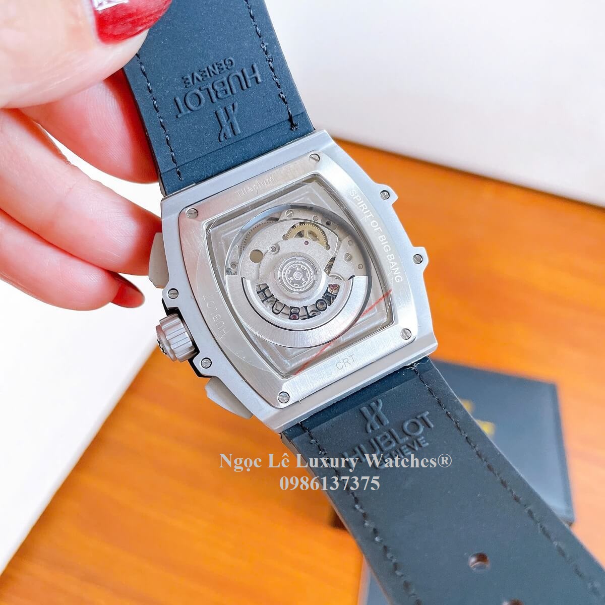 Đồng hồ nam Hublot Spirit Of Big Bang máy tự động dây cao su bọc da xám vỏ silver size 42mm