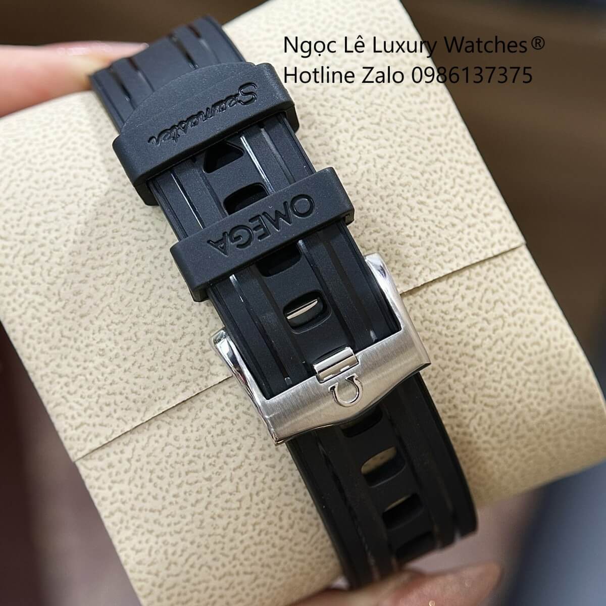 Đồng Hồ Nam Omega Seamaster Diver Automatic Dây Cao Su Đen Size 41mm - Vỏ Demi Vàng Mặt Đen