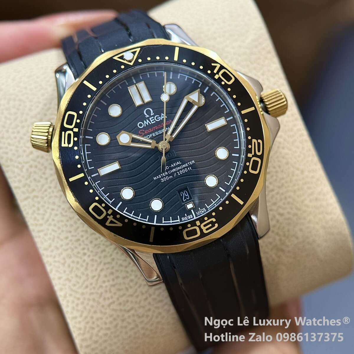 Đồng Hồ Nam Omega Seamaster Diver Automatic Dây Cao Su Đen Size 41mm - Vỏ Demi Vàng Mặt Đen