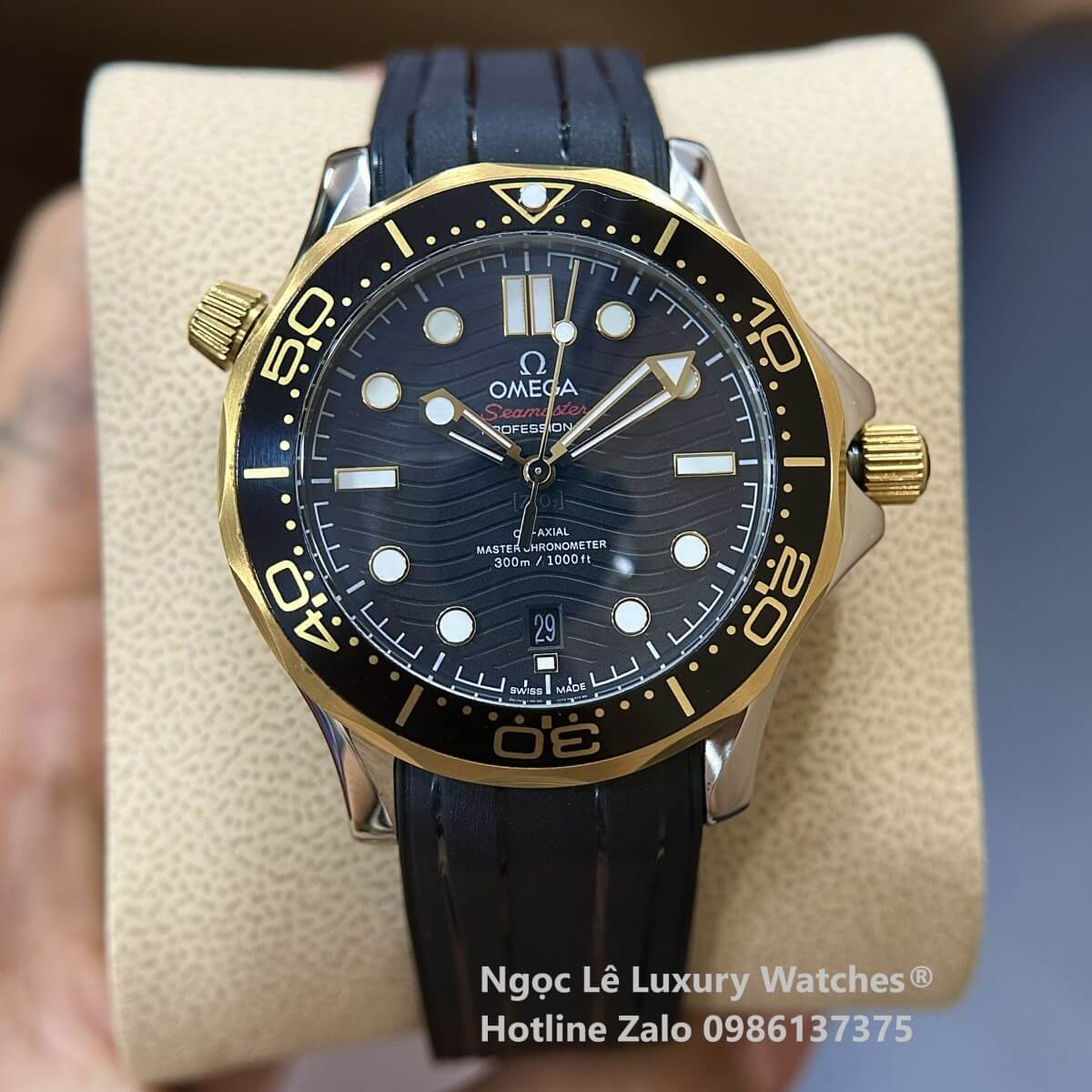 Đồng Hồ Nam Omega Seamaster Diver Automatic Dây Cao Su Đen Size 41mm - Vỏ Demi Vàng Mặt Đen