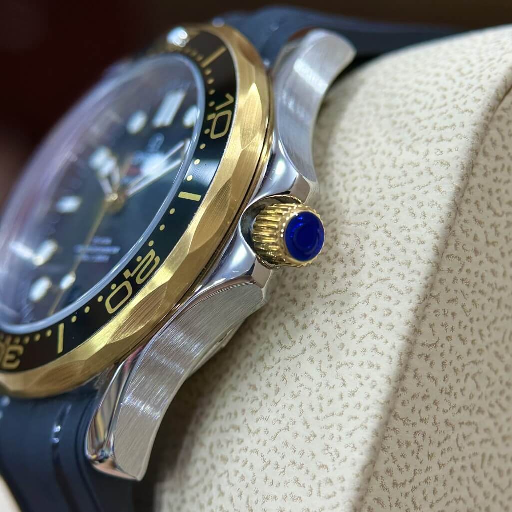 Đồng Hồ Nam Omega Seamaster Diver Automatic Dây Cao Su Đen Size 41mm - Vỏ Demi Vàng Mặt Đen