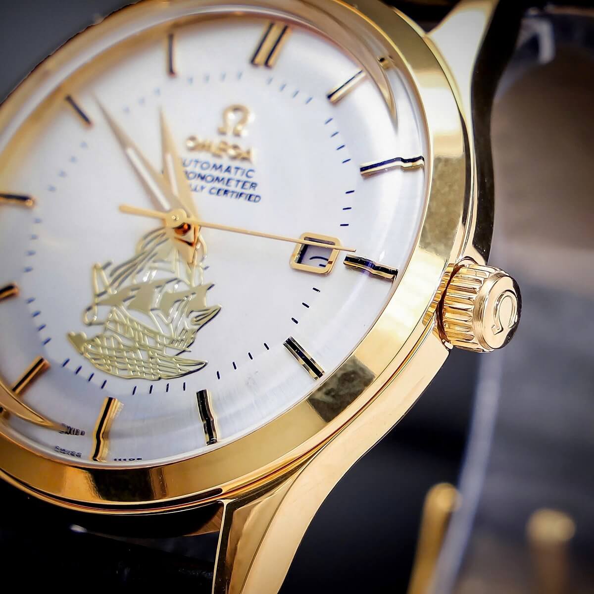 Đồng Hồ Nam Omega Thuyền Buồm Tự Động Dây Da Đen Vỏ Gold White Size 40mm