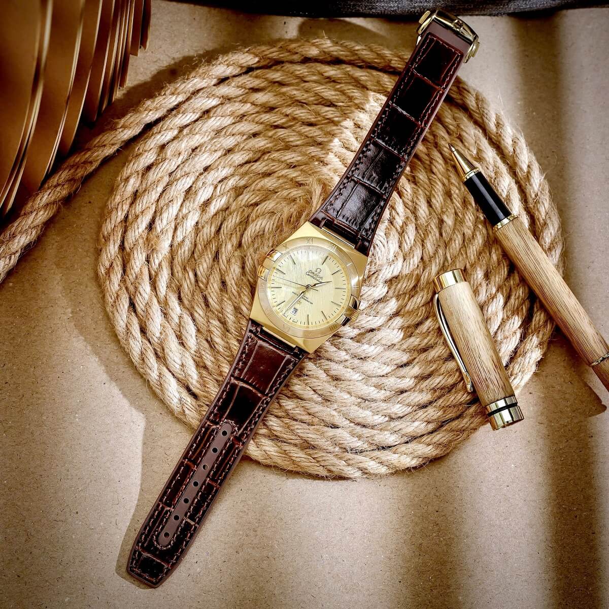 Đồng Hồ Nam Omega ConstellationTự Động Dây Cao Su Bọc Da Nâu Vỏ Vàng Size 40mm