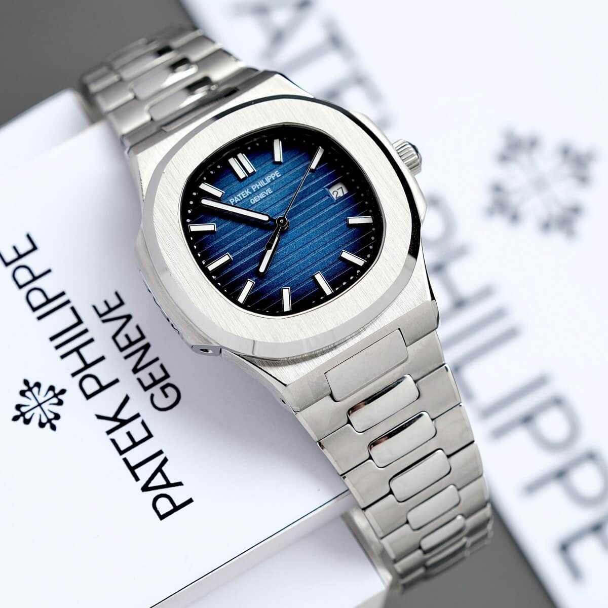 Đồng Hồ Nam Patek Philippe Nautilus 5711 Máy Tự Động Dây Bạc Mặt Xanh Dương Size 40mm